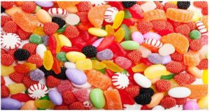 Por qué el comer dulces engorda